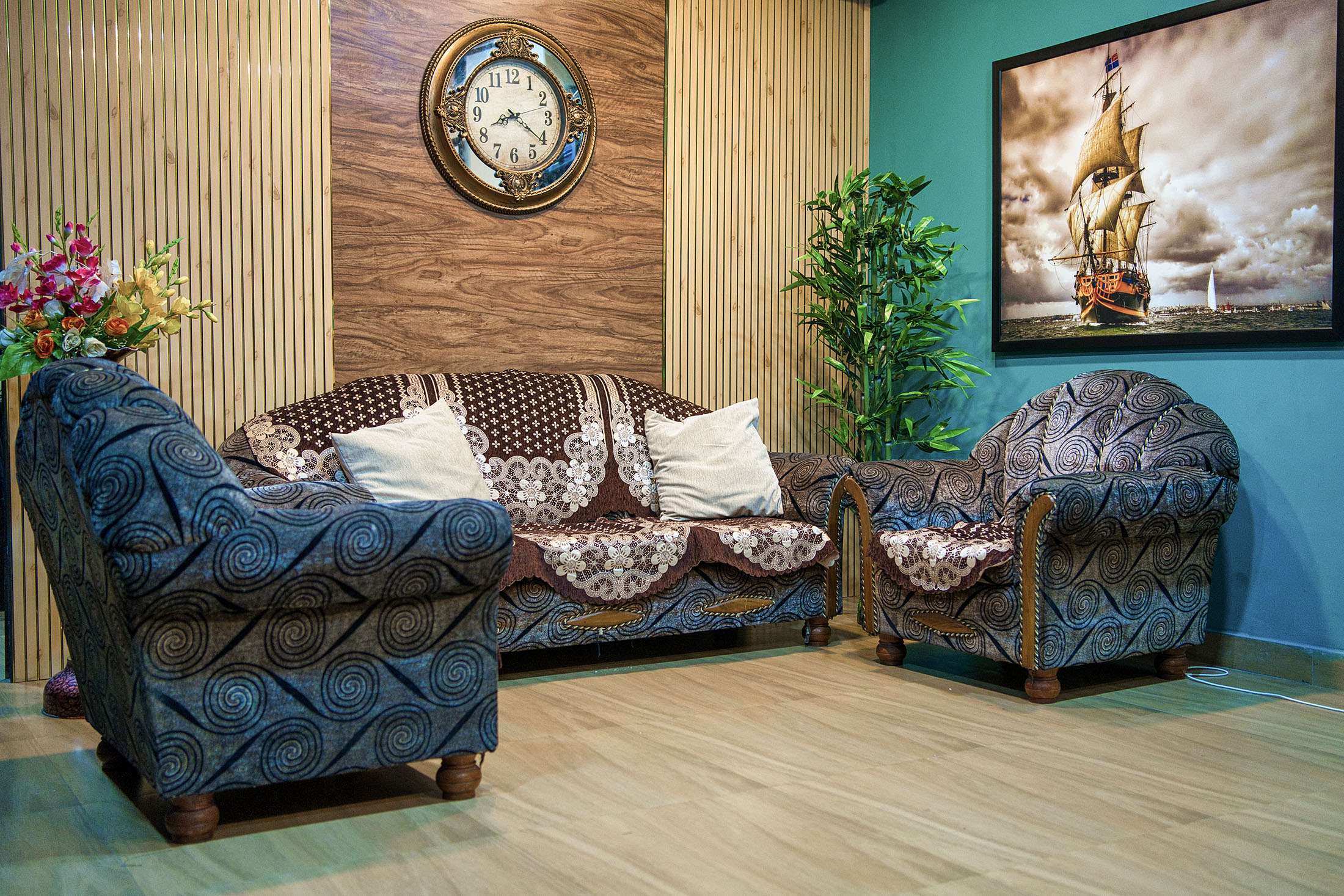 Flexible lounge seating at Newtown Podcast Studio